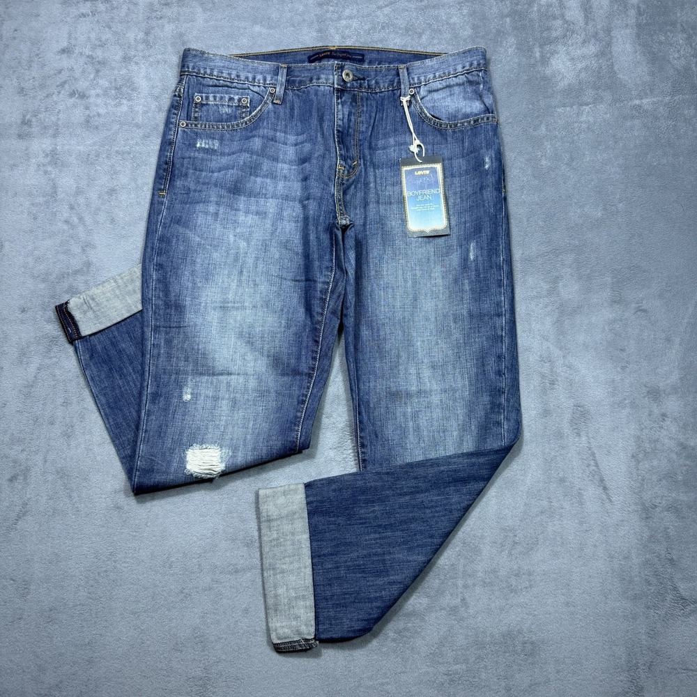 Levi's Women’s Blue Distressed Boyfriend Capri Jeans 8